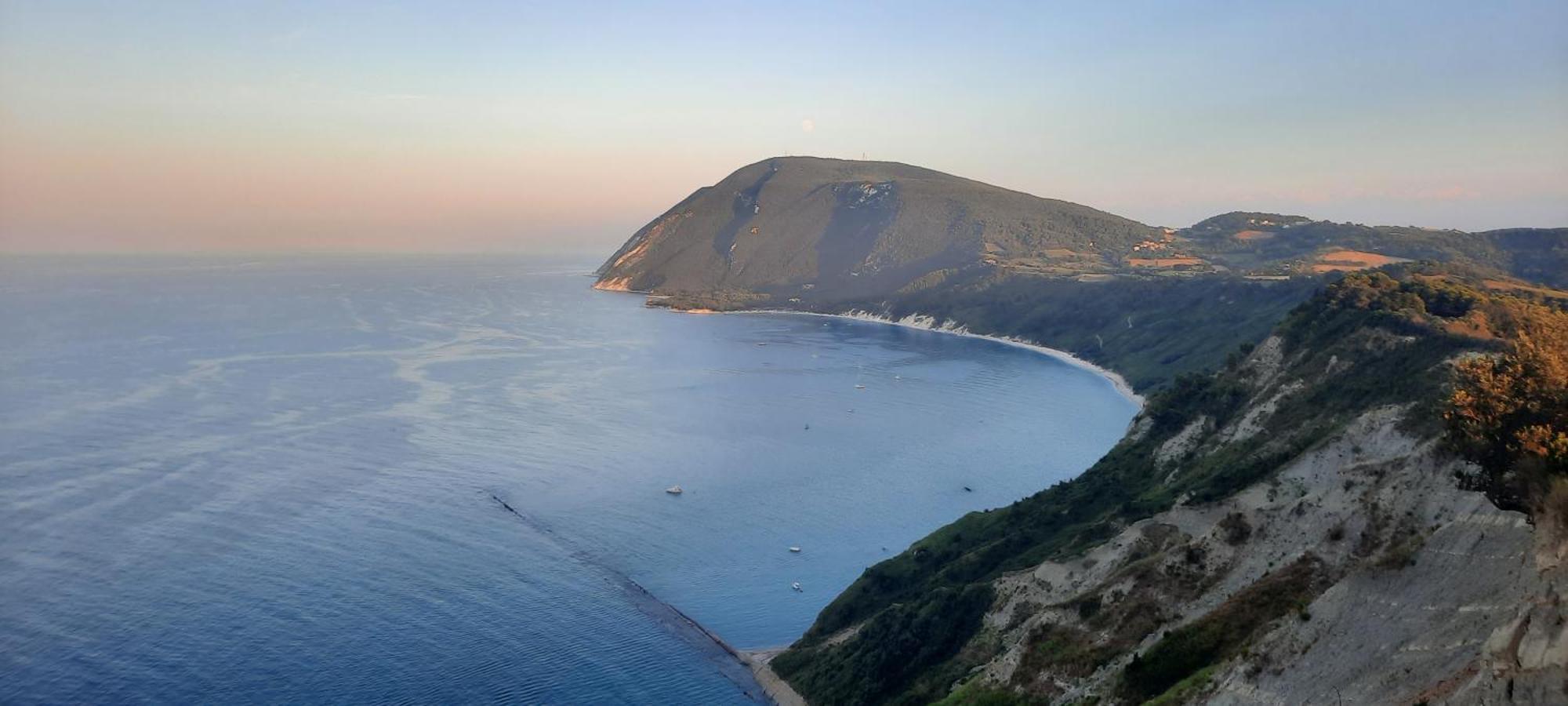 Appartamento In Contesto Esclusivo In Pieno Centro كاميرانو المظهر الخارجي الصورة